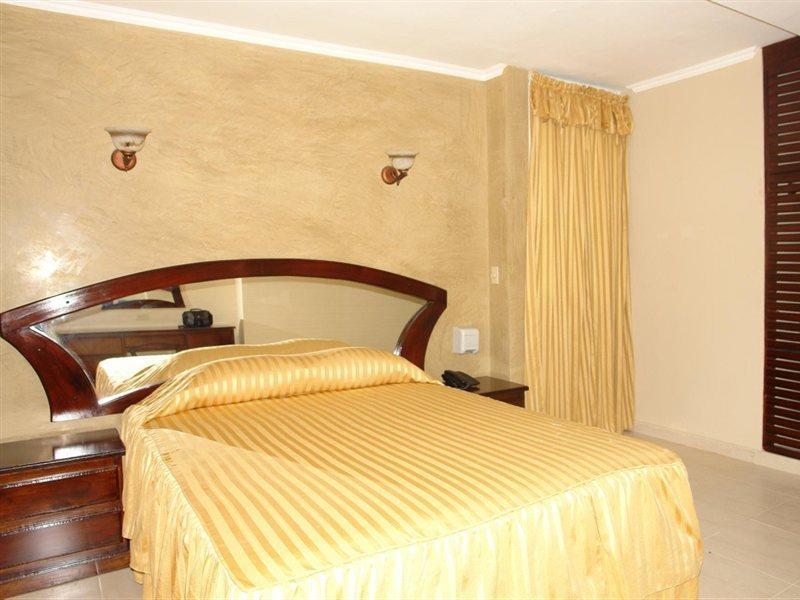 Hotel Bahia Suites Панама Сити Екстериор снимка