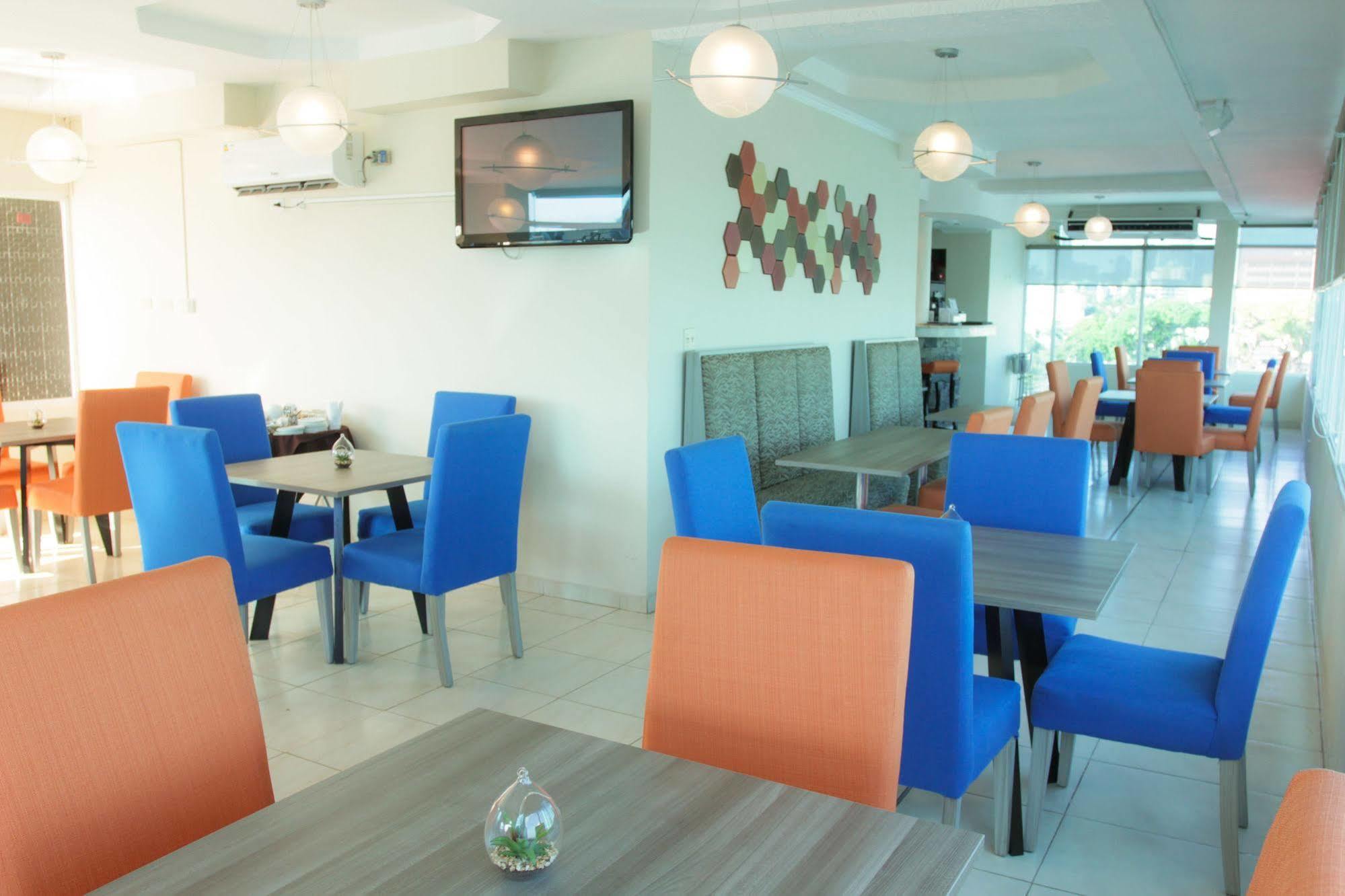 Hotel Bahia Suites Панама Сити Екстериор снимка