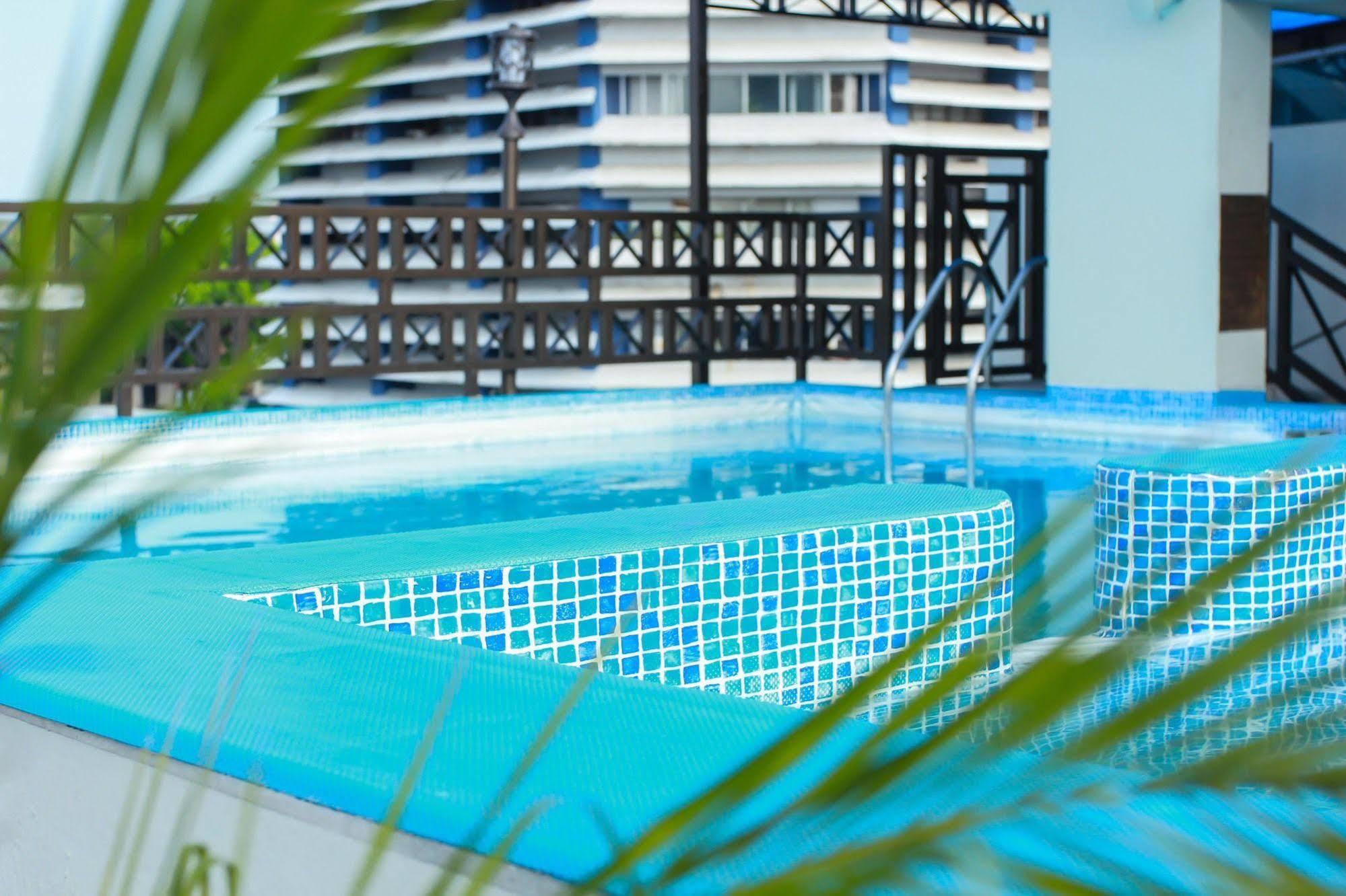 Hotel Bahia Suites Панама Сити Екстериор снимка